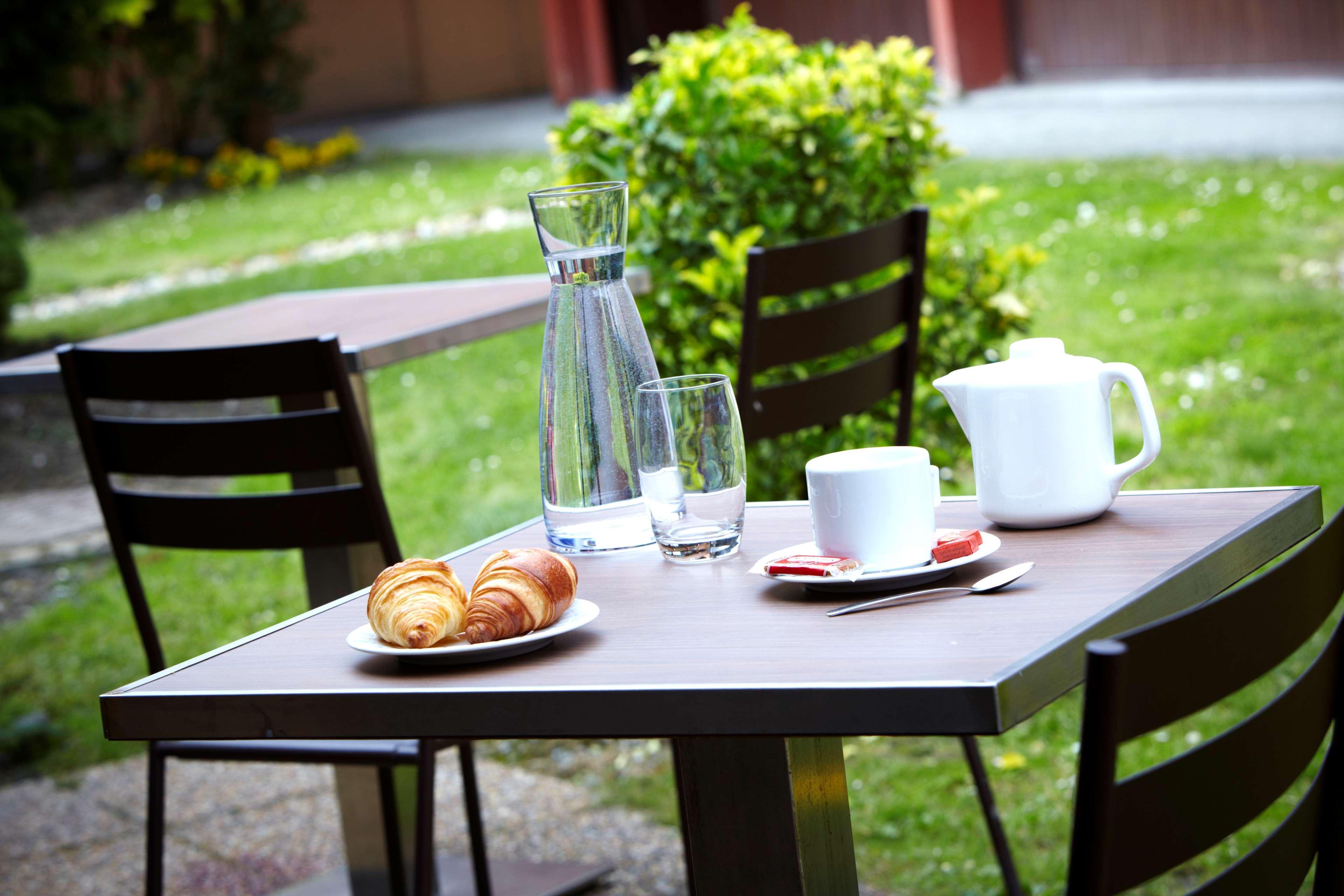 Campanile Hotel Compiegne Exterior photo